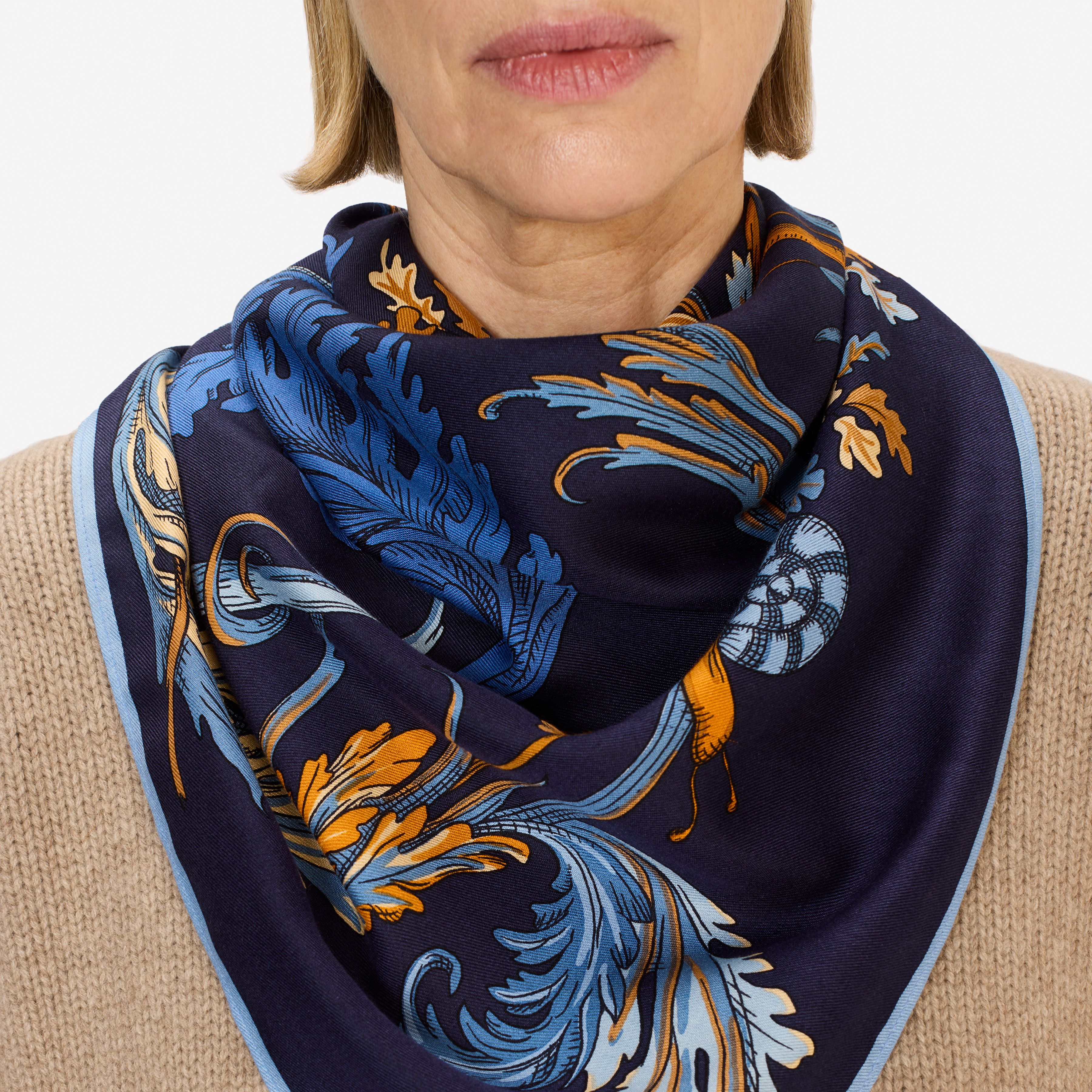 Square 100 - Rococo - Navy