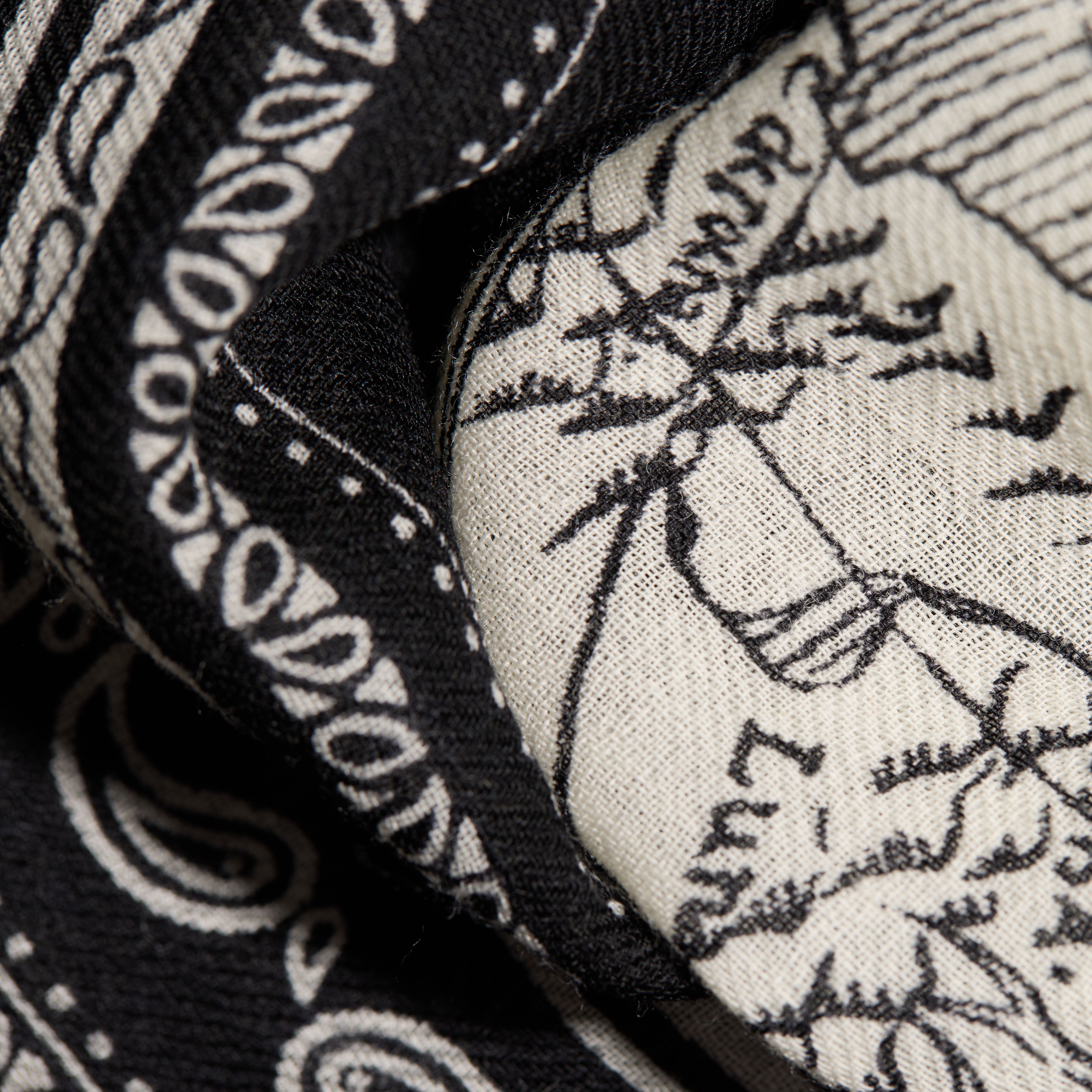Square 130 - Mappemonde - Black